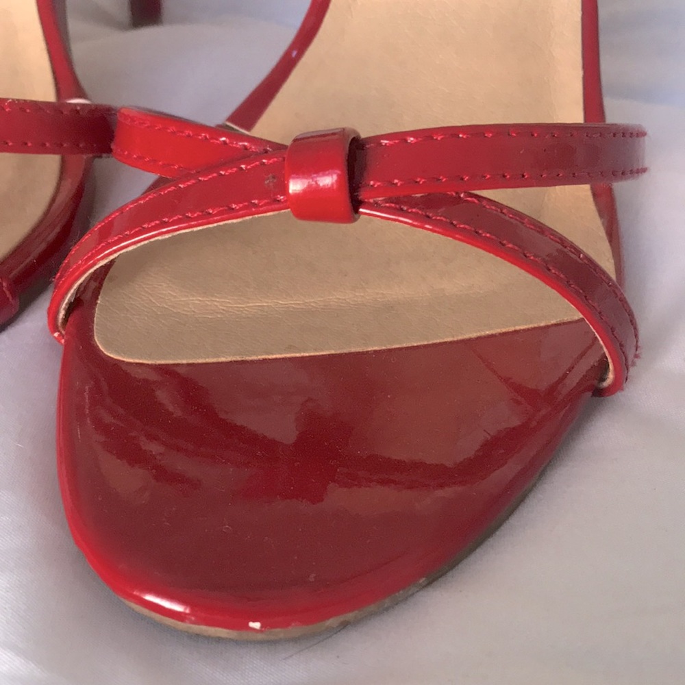 Shiny Red - Picture 3 of 5